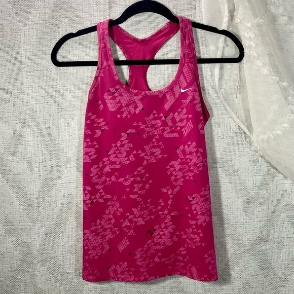 Nike Tops - Nike pink racerback geometric pattern size M